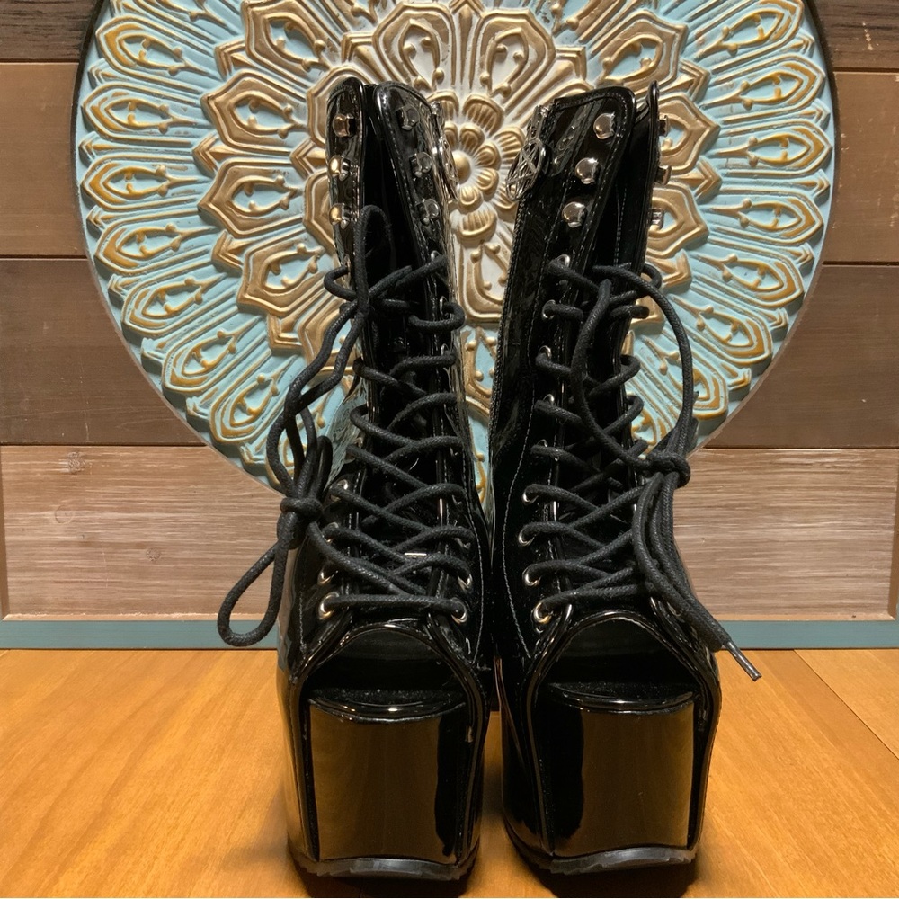 Kill star Pentagram side zipper platform boots size 10 black
